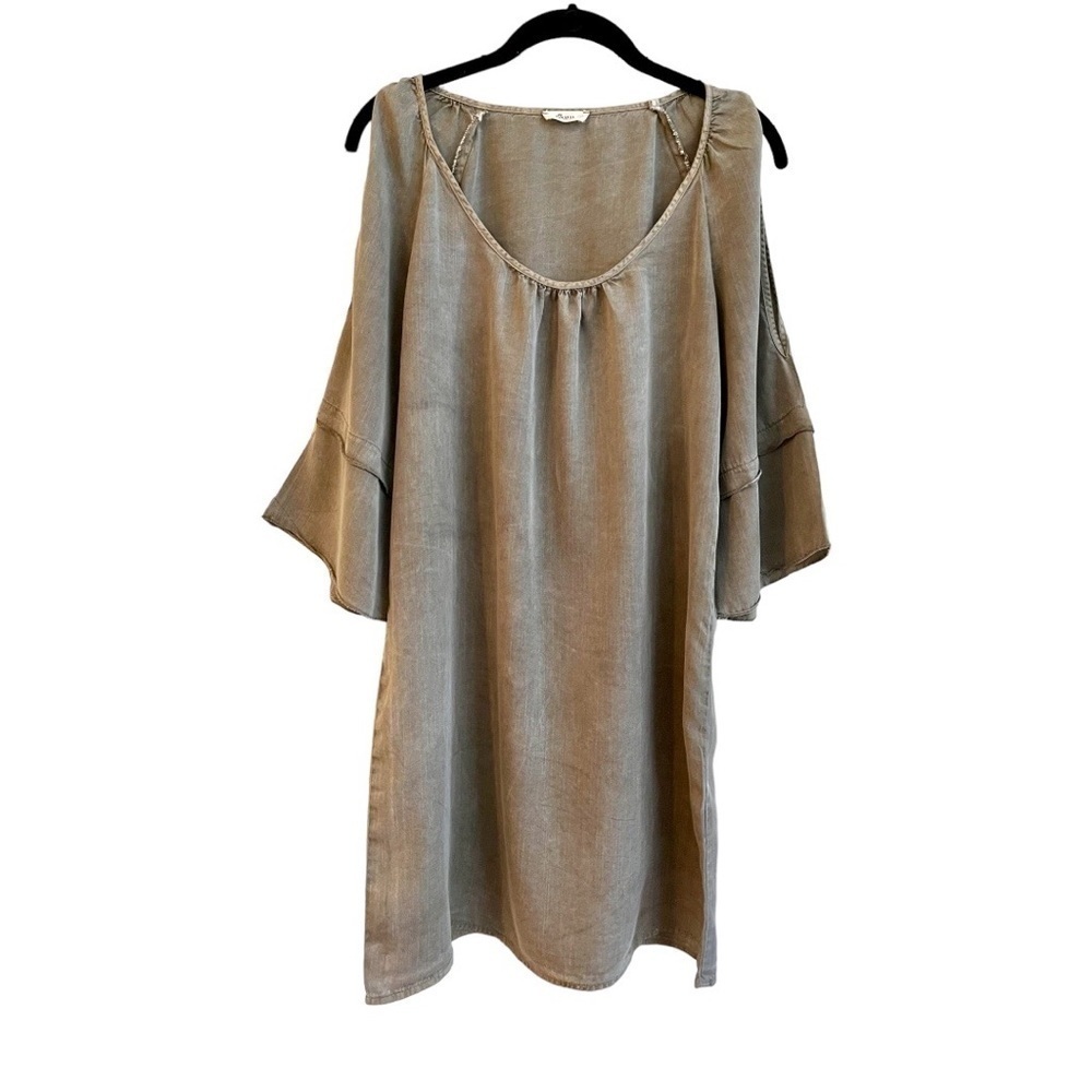 GLAM, CASUAL, KNOCKABOUT DRESS. ARMY GREEN SHIFT WITH SHOULDER CUTOUTS. SIZE S